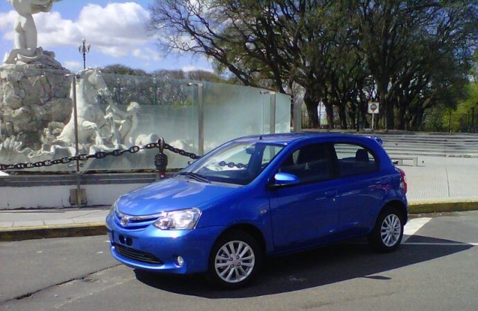 Primer contacto: Toyota Etios