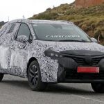 6c1c35ef-renault-clio-crossover-spy-shots-2-1024×649