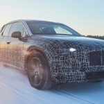 BMW iNext sometido a pruebas invernales (alta)