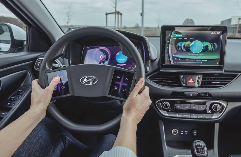 Pantallas en el volante: el interior futuro de los Hyundai