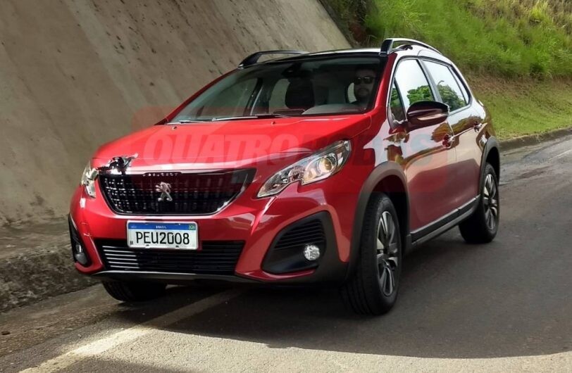 Se viene el restyling del Peugeot 2008