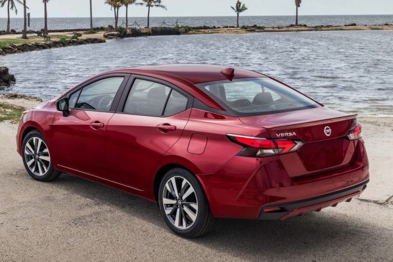 Nissan Versa: precio y equipamientos de las cinco versiones - AUTOWEB