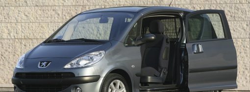 Soluciones olvidadas: las puertas corredizas del Peugeot 1007