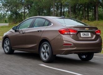 ¿Podrá el Cruze argentino sobrevivir al Tracker brasileño?
