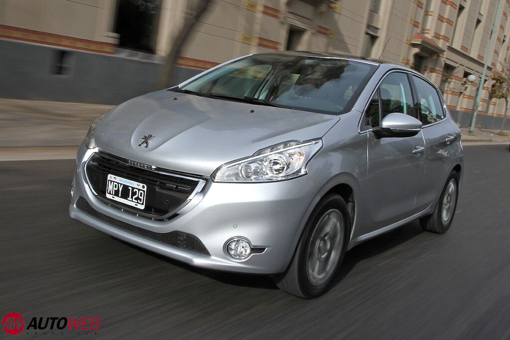 Prueba Peugeot 208 Féline 1.6 Pack Cuir AUTOWEB Argentina