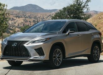 Lexus lanza el RX