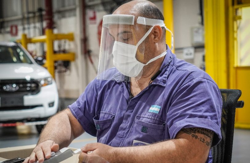 Ford ya entregó 20.000 protectores faciales producidos en Pacheco