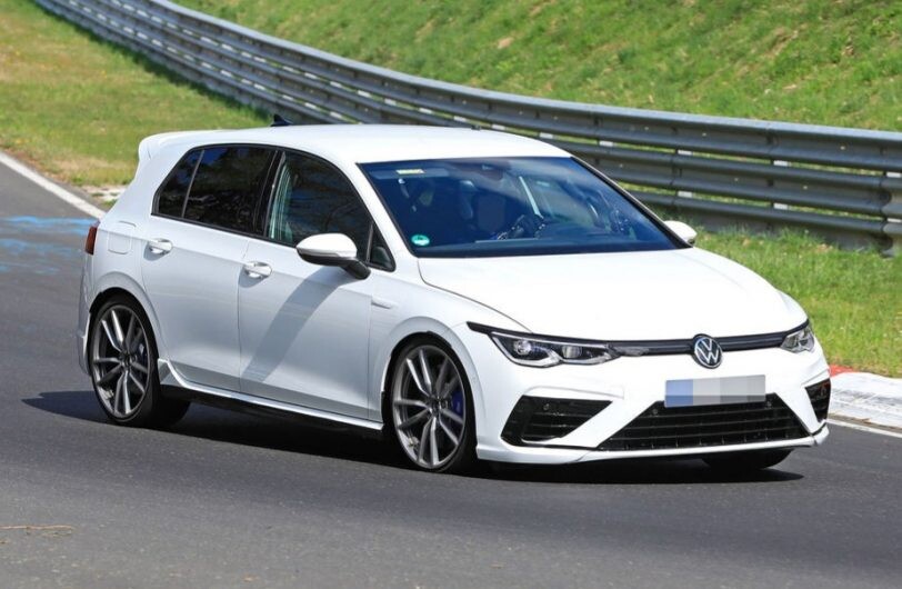 Cazan al VW Golf R en Nürburgring