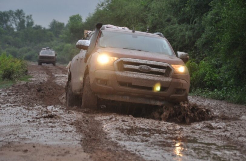 Las Ford Ranger llevaron donaciones a El Impenetrable