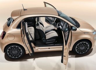 El Fiat 500 suma una cuarta puerta en Europa