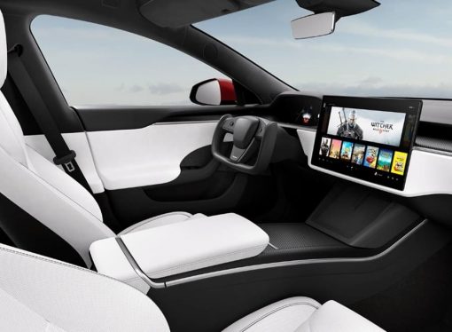 Tesla vuelve a dar la nota en el diseño (con el volante del Auto Fantástico)