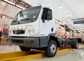 Mercedes producirá camiones y buses en una nueva planta en Zárate desde 2026