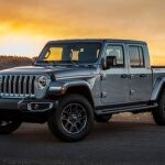 2020-Jeep-Gladiator-Gallery-1-Grey-Overland.jpg.img.1440