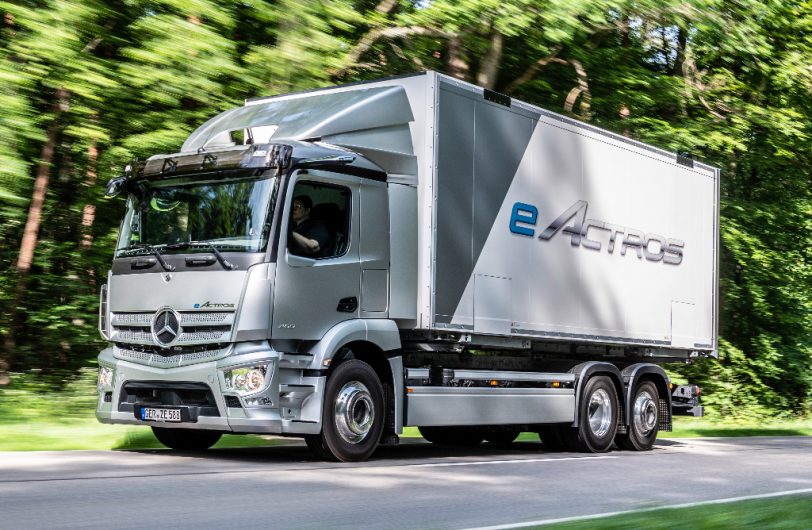 Mercedes lanza su primer camión eléctrico