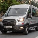 FordTransitMinibus-1