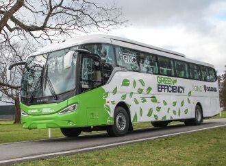 Scania presentó su bus interurbano a GNC