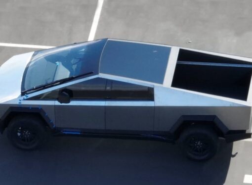 La Tesla Cybertruck se deja ver con su diseño (casi) de producción