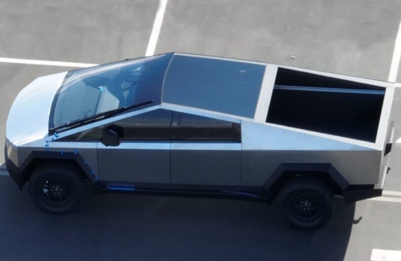 La Tesla Cybertruck se deja ver con su diseño (casi) de producción