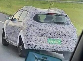 Renault alista su crossover compacto regional sobre un Stepway europeo