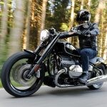 P90405680_highRes_bmw-r-18-first-editi