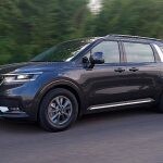 Kia Carnival accion frente