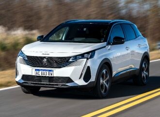 Peugeot lanza el 3008 híbrido enchufable en la Argentina