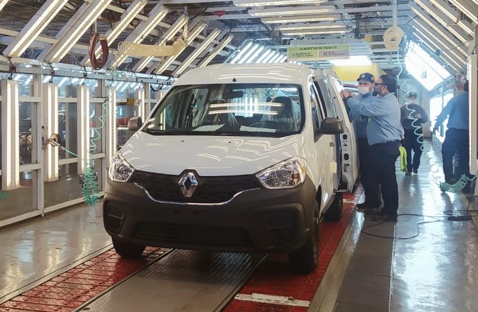 Renault festeja los 50.000 nuevos Kangoo producidos en Santa Isabel