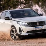 peugeot 3008 HY curva