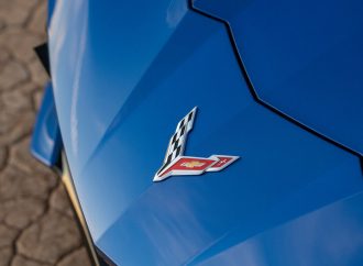 El Corvette podría convertirse en una submarca eléctrica