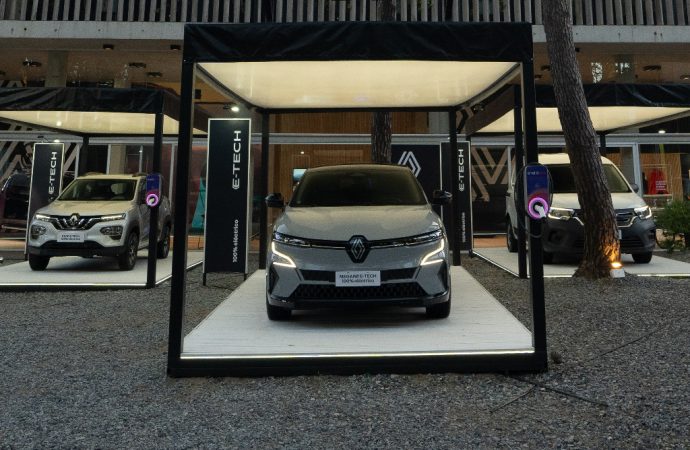 La gama E-Tech de Renault se presentará en el segundo semestre en la Argentina