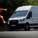 Ford Transit y Dibu Martinez