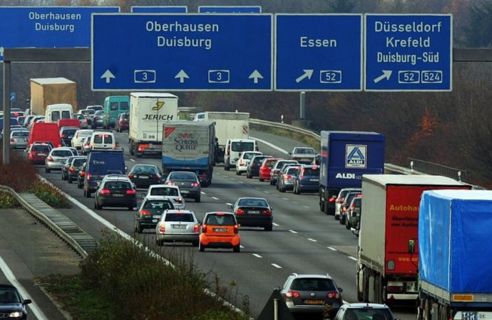 Europa permitirá autos a combustión después de 2035