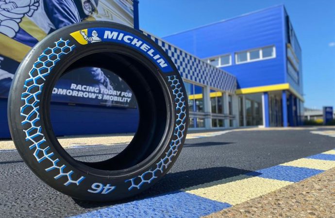 Se crea el primer grupo de reciclaje de neumáticos a gran escala con el apoyo de Michelin