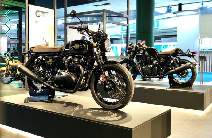 Royal Enfield expone, en el Salón Moto 2023, dos ejemplares de colección “120th Year Anniversary Edition”