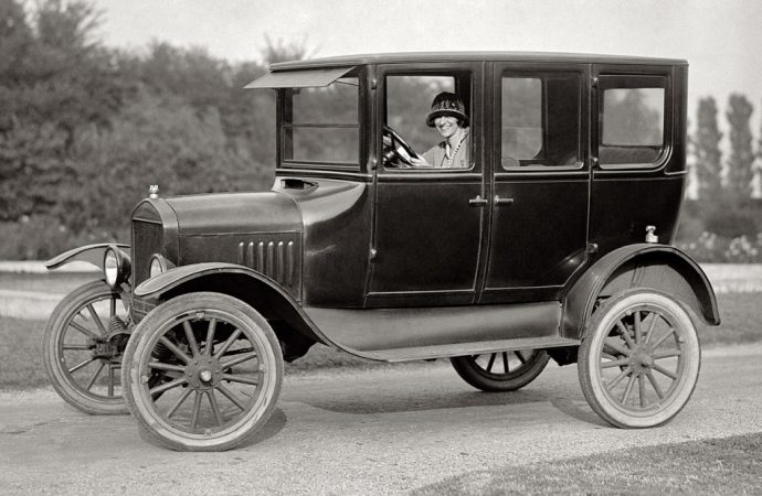Cómo era manejar un automóvil hace 100 años