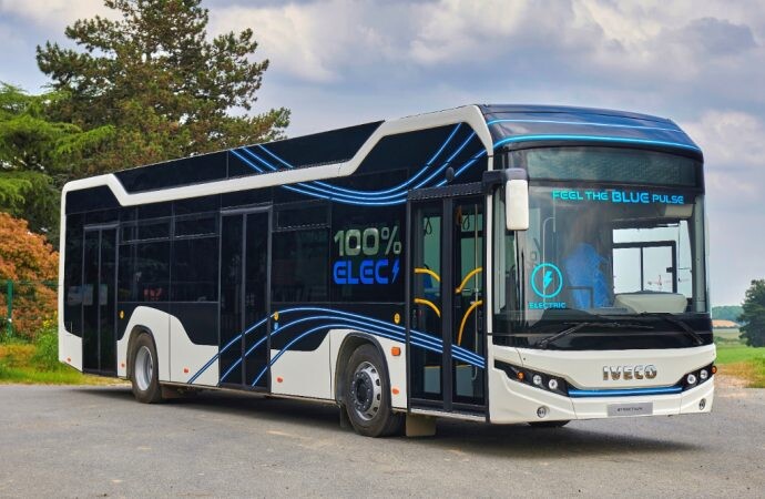 Descubrí toda la gama eléctrica de Iveco Bus a través de “Feel the blue pulse”