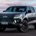 Nueva Chevrolet S10 Midnight_2023_frente tres cuartos