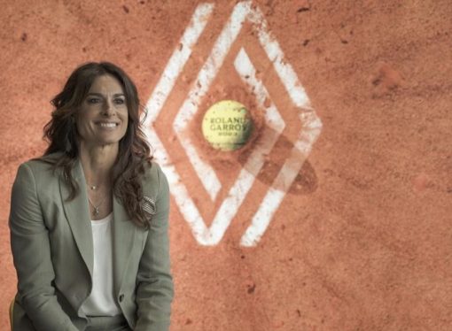 La nueva embajadora de Renault Gabriela Sabatini debuta en el torneo de leyendas de Roland Garros 2023