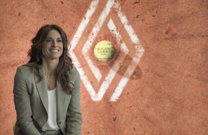 La nueva embajadora de Renault Gabriela Sabatini debuta en el torneo de leyendas de Roland Garros 2023