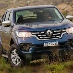 Renault-Alaskan-Intens-curva