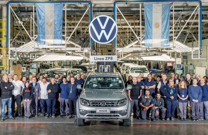 Volkswagen celebra la producción de la Amarok 700.000 en Pacheco