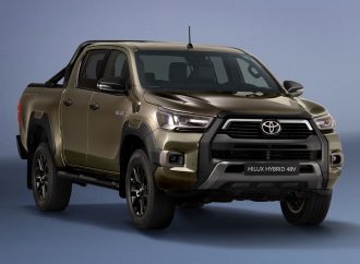 Toyota estrena la versión híbrida de la Hilux