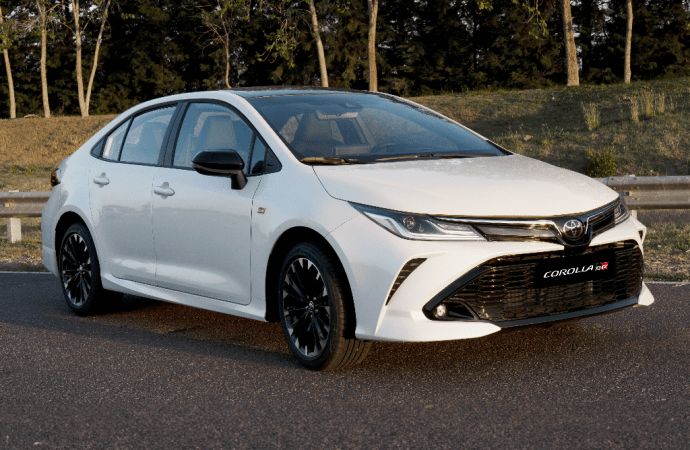 Toyota también renueva el Corolla GR-Sport