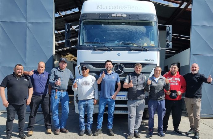 Mercedes-Benz Camiones y Buses capacitó a conductores profesionales de Tierra del Fuego