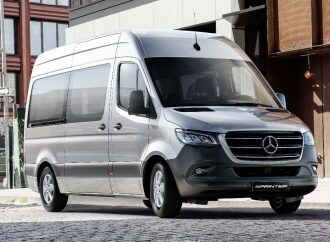 Mercedes renueva el motor de la Sprinter