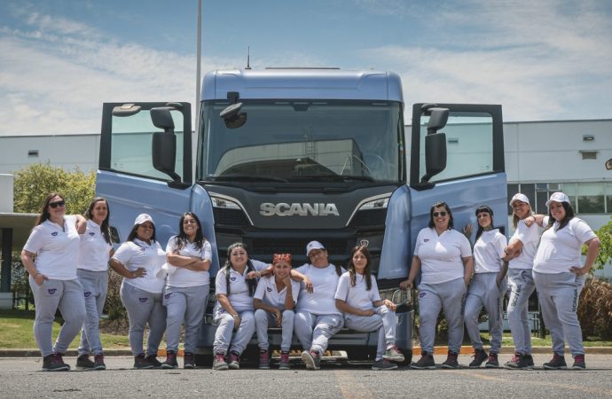 Doce mujeres se convertirán en las nuevas “conductoras” de Scania