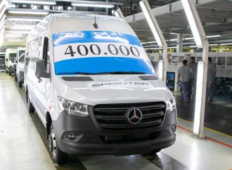 Mercedes produjo la unidad 400.000 de la Sprinter en la Argentina