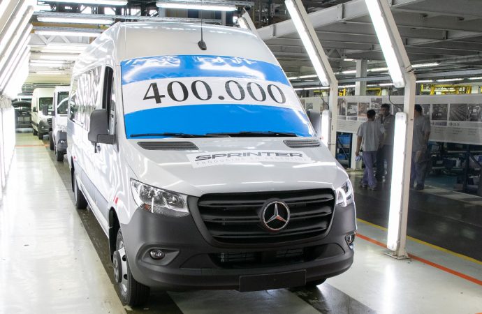 Mercedes produjo la unidad 400.000 de la Sprinter en la Argentina