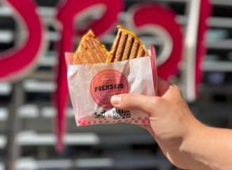 Spot! La tienda de Axion energy presenta “El prensado”, el nuevo sándwich de la famosa “Parada Sanguchera”