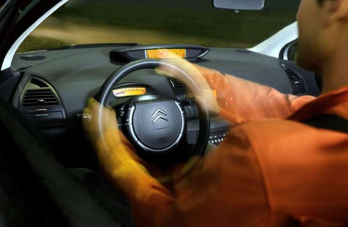 Soluciones olvidadas: el volante con centro fijo de los Citroën